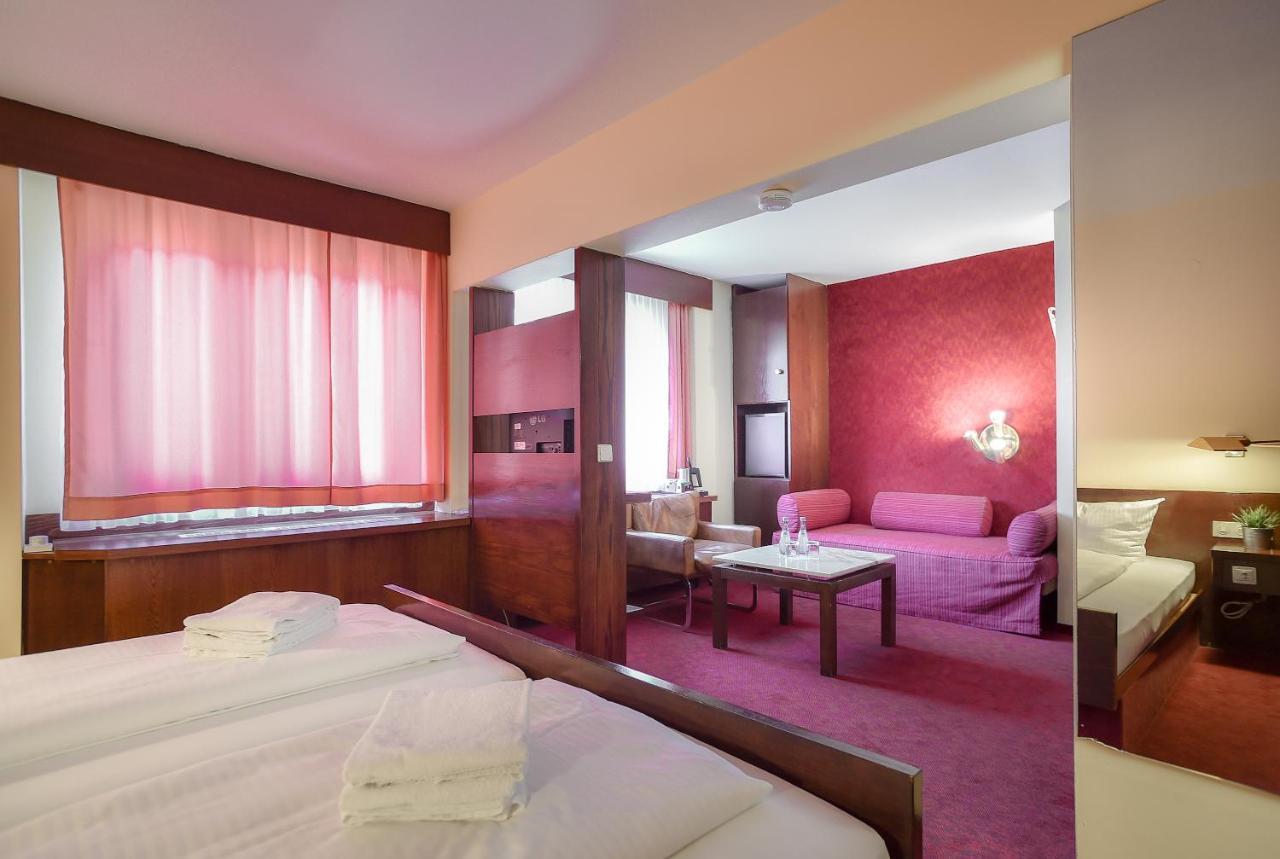 Kontaktlos Hotel Am Kappelberg Kontaktlos Фелльбах Экстерьер фото