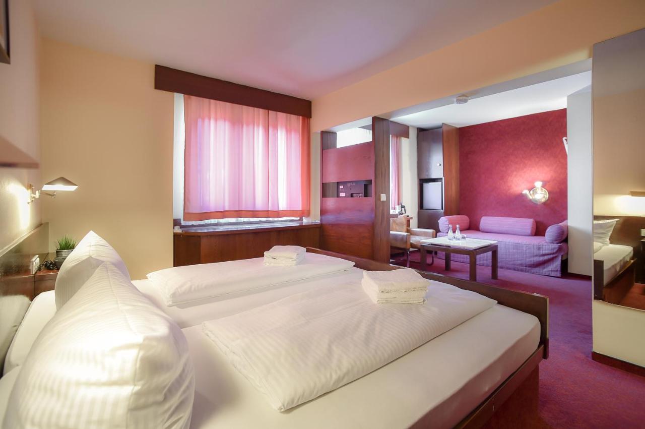 Kontaktlos Hotel Am Kappelberg Kontaktlos Фелльбах Экстерьер фото